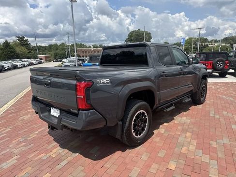 Used 2024 Toyota Tacoma TRD Off-Road AWD/4WD image 36