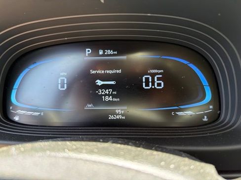 Certified 2025 Hyundai Venue SEL FWD image 5