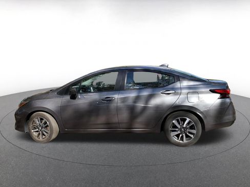 Used 2025 Nissan Versa SV image 4