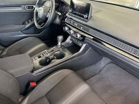 Used 2025 Honda Civic Sport image 15