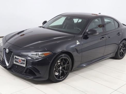 Used 2018 Alfa Romeo Giulia Quadrifoglio w/ Driver Assist Dynamic Package RWD image 20
