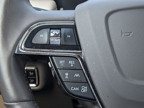 Certified 2023 Lincoln Nautilus Reserve w/ Equipment Group 202A image 28