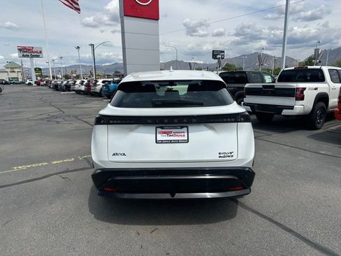 Used 2024 Nissan Ariya AWD image 9