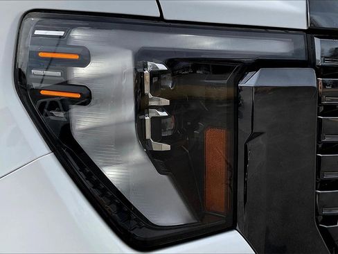 Used 2024 GMC Sierra 2500 Denali Ultimate image 30