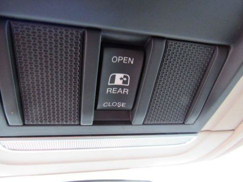 Used 2019 RAM 1500 Tradesman AWD/4WD image 49