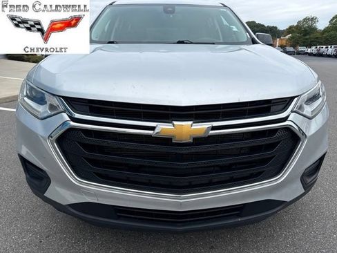 Used 2020 Chevrolet Traverse LS FWD image 3