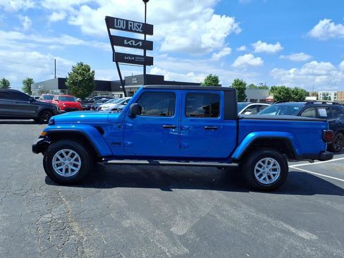 Used 2023 Jeep Gladiator Sport AWD/4WD image 24