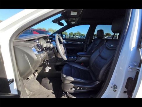 Certified 2025 Cadillac XT6 Sport w/ Platinum Package image 3