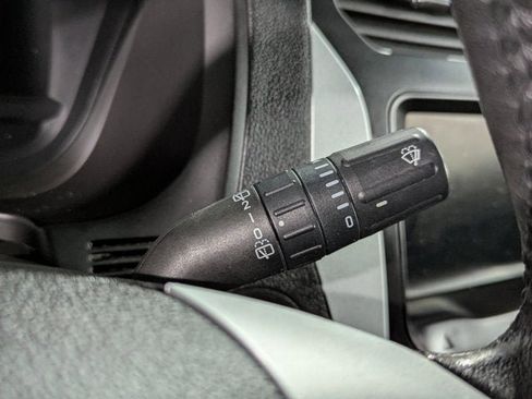 Used 2015 Ford Explorer XLT w/ Equipment Group 202B image 35