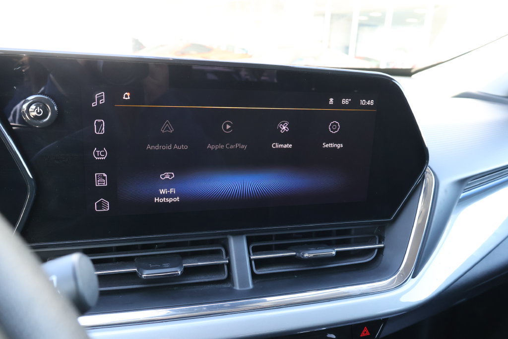 Used 2025 Chevrolet Trax LT FWD image 21