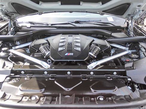 Used 2025 BMW X7 M60i AWD/4WD image 36