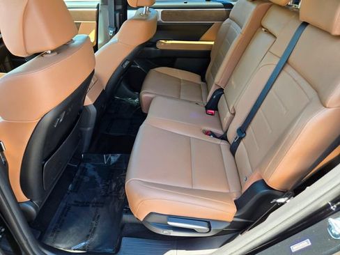 Used 2024 Hyundai Santa Fe Limited AWD/4WD image 14