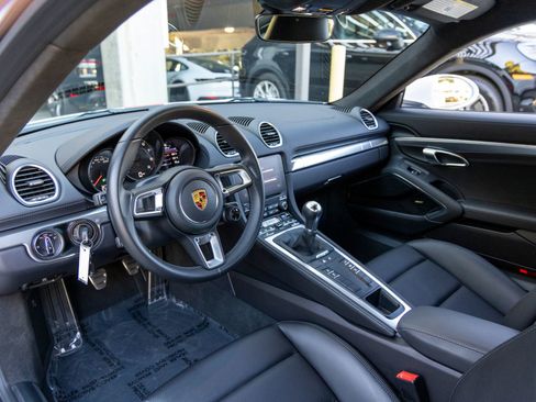 Used 2022 Porsche 718 Cayman GTS image 4