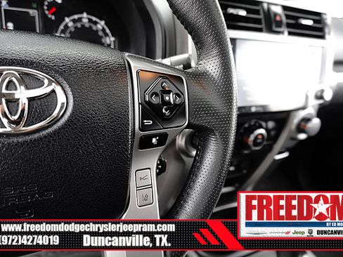 Used 2022 Toyota 4Runner SR5 Premium w/ Moonroof Package AWD/4WD image 27