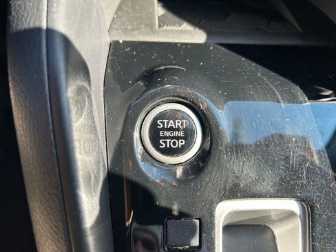 Used 2025 Nissan Versa SR w/ Trunk Package image 15