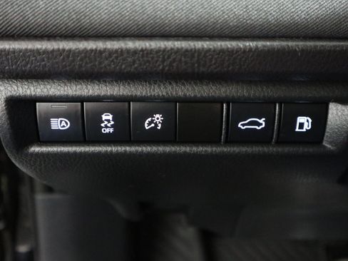 Used 2025 Toyota Camry LE FWD image 33