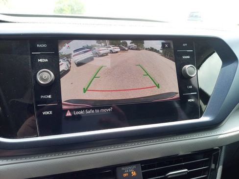 Used 2024 Volkswagen Taos SE FWD image 23