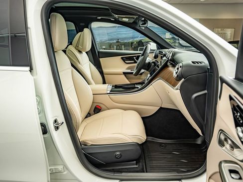 Certified 2026 Mercedes-Benz GLC 300 4MATIC image 36