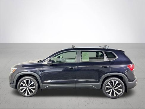 Used 2022 Volkswagen Taos SE w/ Panoramic Sunroof Package image 9