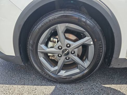 Used 2025 Kia K4 FWD image 34