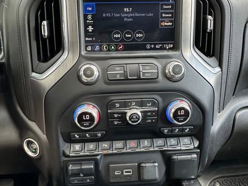 Used 2021 GMC Sierra 2500 Denali w/ Denali Black Diamond Edition image 19