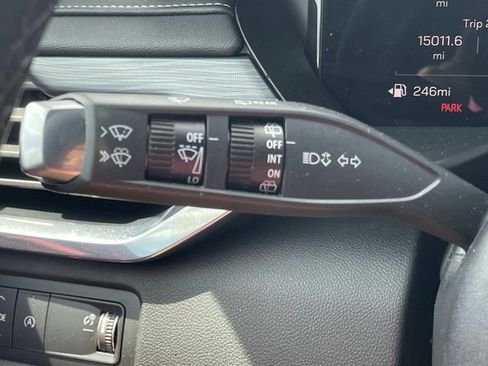Used 2026 GMC Acadia Elevation w/ Elevation Premium Package FWD image 23