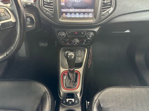 Used 2020 Jeep Compass Trailhawk AWD/4WD image 3