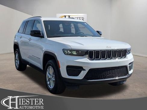 New 2026 Jeep Grand Cherokee Laredo AWD/4WD image 1
