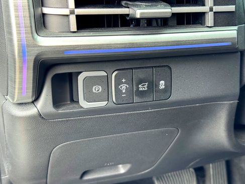 Used 2025 Hyundai Santa Fe Limited image 15