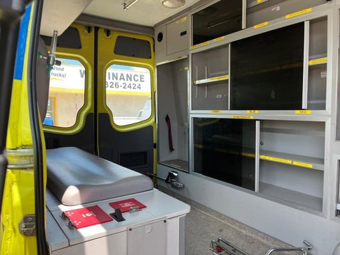 Used 2008 Dodge Sprinter 2500 image 9