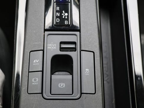 Used 2024 Toyota Prius LE image 25