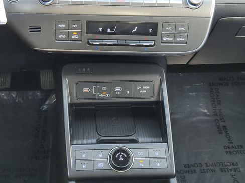 Used 2024 Hyundai Kona Limited image 28