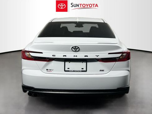 Used 2025 Toyota Camry SE FWD image 5