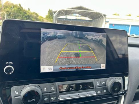 Used 2024 Toyota Grand Highlander AWD image 35