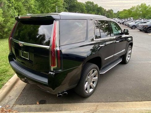 Used 2020 Cadillac Escalade Luxury RWD image 32