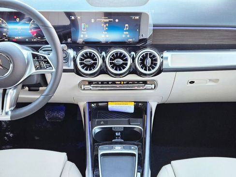 New 2026 Mercedes-Benz GLB 250 4MATIC image 11