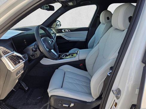 New 2026 BMW X5 xDrive40i w/ M Sport Package AWD/4WD image 4
