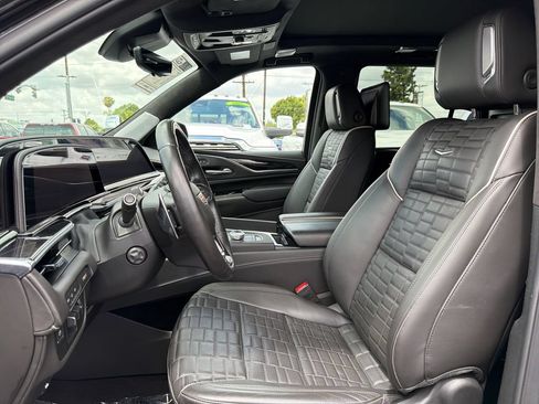Used 2024 Cadillac Escalade V w/ LPO, ONYX Package AWD/4WD image 9