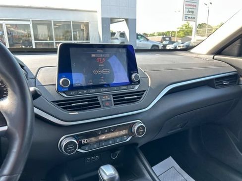 Used 2019 Nissan Altima 2.5 SV FWD image 37