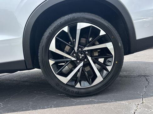 Used 2023 Mitsubishi Outlander SE FWD image 19