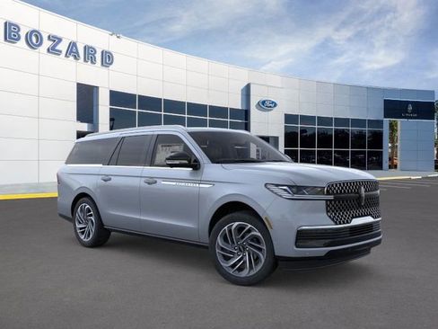 New 2025 Lincoln Navigator L Reserve image 7