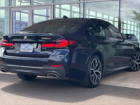 Used 2021 BMW 530e w/ M Sport Package image 11
