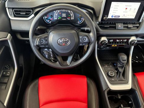 Certified 2025 Toyota RAV4 LE AWD/4WD image 14