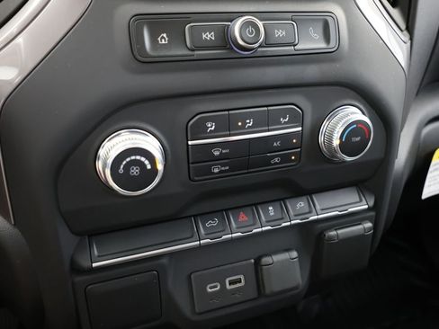 Used 2021 GMC Sierra 2500 4x4 Crew Cab w/ Convenience Package image 21