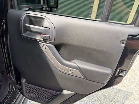 Used 2018 Jeep Wrangler Unlimited Sport image 18