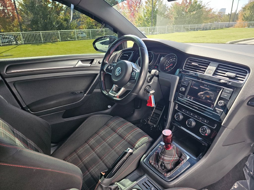Used 2018 Volkswagen GTI S FWD image 10