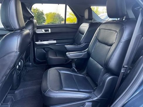 Used 2022 Ford Explorer Limited w/ Equipment Group 301A AWD/4WD image 6
