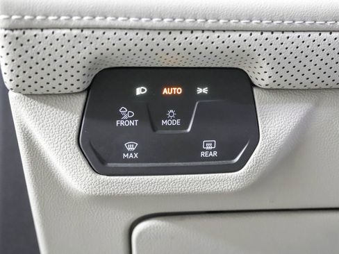 Used 2024 Volkswagen Atlas SE AWD/4WD image 22