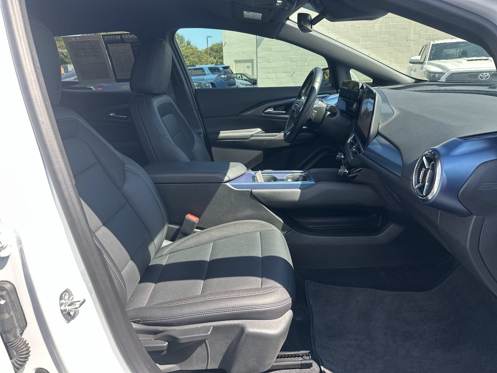 Used 2024 Chevrolet Equinox EV LT w/ LPO, Active Package FWD image 22