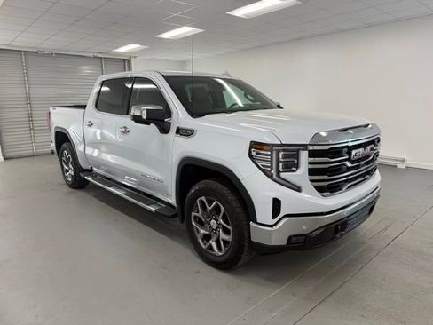 New 2026 GMC Sierra 1500 SLT image 3